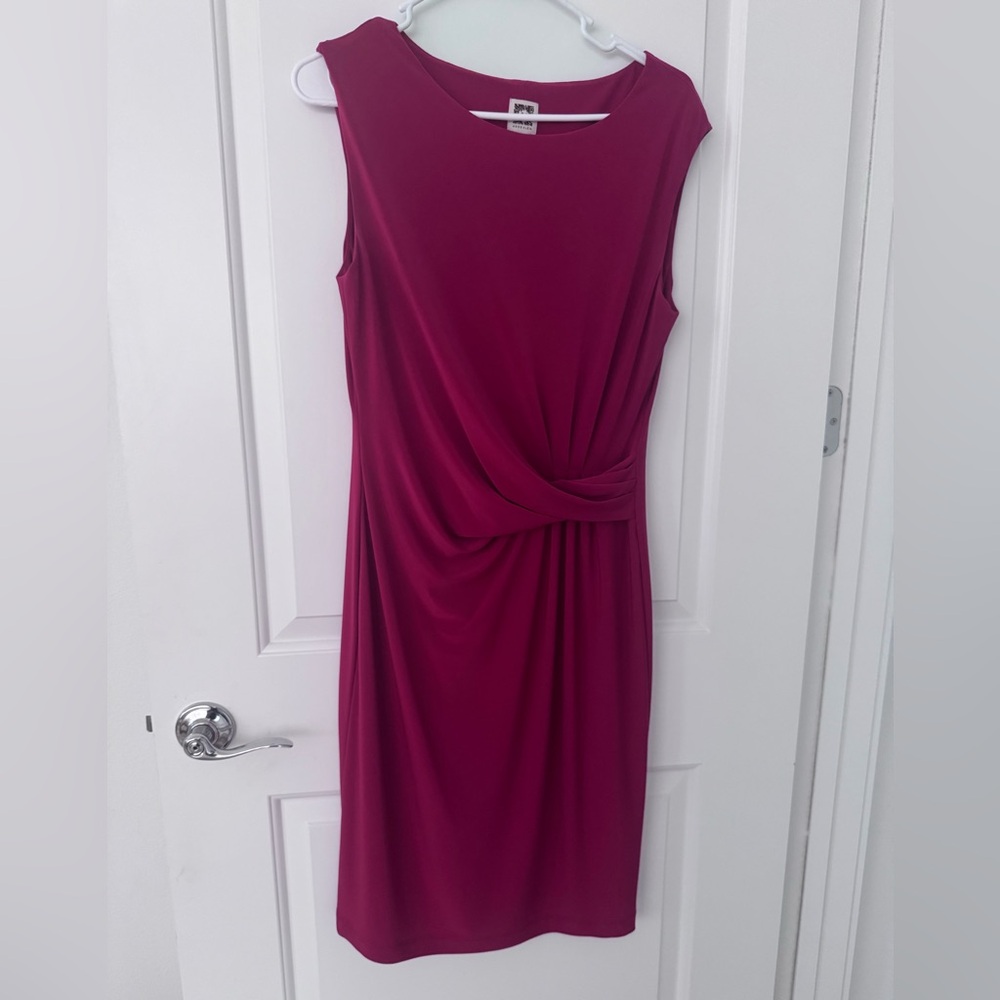 Sleeveless Twist-Detail Dress in Red